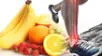 La fruta olvidada que protege los huesos y previene la osteoporosis.
