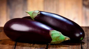 La fruta oscura rica en antioxidantes que controla la diabetes y protege tu corazón