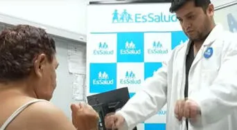 Innovación médica en Perú: Essalud realiza exitosa cirugía de hombro biónico a paciente de 74 años