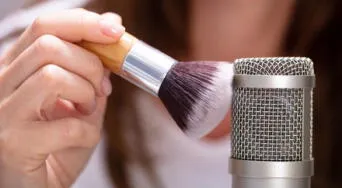 ASMR: ¿Por qué millones lo usan para relajarse? Esto dice la ciencia
