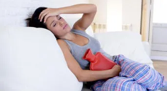 Plantas medicinales para la menstruación: cuáles alivian los cólicos y cómo prepararlas, según expertos