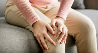Olvídate del dolor articular con estos 5 ejercicios recomendados a partir de los 50 años