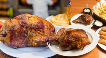 EsSalud y el Minsa advierten: lo que debes saber antes de comer la piel del pollo a la brasa
