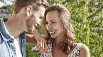 Las parejas que se ríen juntas duran más: qué revela la ciencia sobre el poder del buen humor