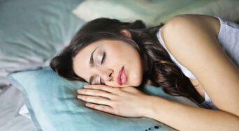 Dormir bien: así influye el sueño en tu peso corporal, según expertos