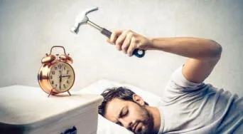 ¿Por qué cuesta tanto levantarse de la cama? La ciencia tiene la respuesta
