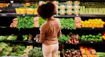 ¡No te dejes engañar! Estas son las frutas y verduras de temporada que debes comprar en agosto