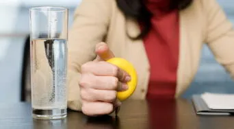 Pelota antiestrés en la oficina: descubre cómo esta sencilla herramienta puede transformar tu bienestar laboral