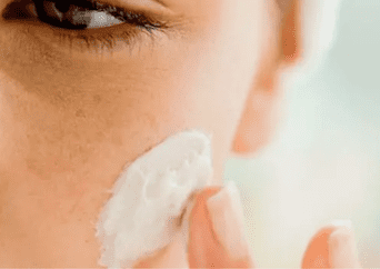 ¡Alerta sanitaria!: Digemid retira conocida crema antiarrugas por riesgos en la salud