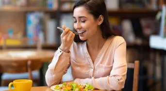 Tres almuerzos sin harina ni fritura, listos en menos de 15 minutos y perfectos para una alimentación saludable
