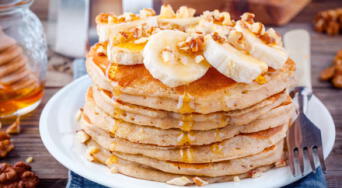 Desayuno perfecto: panqueques de avena y plátano sin culpa