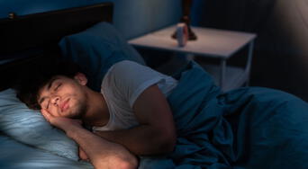 ¡Cuidado! Este síntoma nocturno puede señalar cáncer de huesos, hígado o leucemia, según especialistas