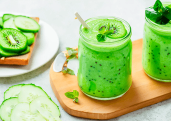 El batido de kiwi con proteína que te ayuda a cuidar tu cuerpo y ganar músculo