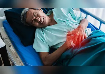 ¡Cuidado! Esta bebida podría estar vinculada con mayor riesgo de sufrir cáncer colorrectal, según estudios