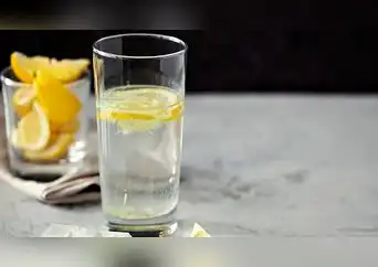 Beneficios del agua con limón en ayunas: ¿es buena para la salud? Beneficios del agua con limón en ayunas: ¿es buena para la salud?