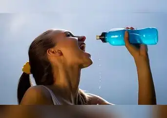 ¿Bebidas energéticas o energizantes? Descubre cuál realmente mejora tu rendimiento