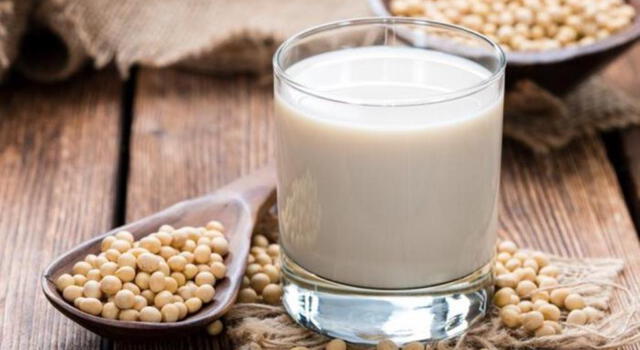 Tofu, tempeh y leche de soya son algunas de las formas más comunes de consumir esta legumbre rica en proteína. Tofu, tempeh y leche de soya son algunas de las formas más comunes de consumir esta legumbre rica en proteína.