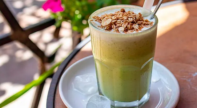 Preparar un licuado de proteína con granola es una excelente manera de aumentar la masa muscular y mejorar la recuperación después del ejercicio. Preparar un licuado de proteína con granola es una excelente manera de aumentar la masa muscular y mejorar la recuperación después del ejercicio.