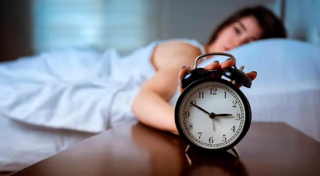 Las personas deciden dormir tarde para disfrutar de un tiempo que sienten que les ha sido robado durante el día por el trabajo y las obligaciones. Las personas deciden dormir tarde para disfrutar de un tiempo que sienten que les ha sido robado durante el día por el trabajo y las obligaciones.