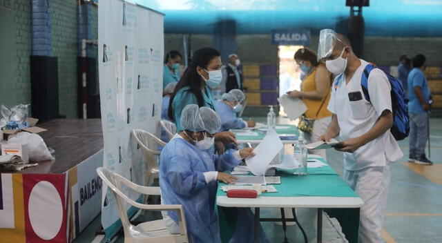 Aunque el COVID-19 en Perú ya no tiene la intensidad de los primeros años, sus consecuencias siguen siendo letales. Aunque el COVID-19 en Perú ya no tiene la intensidad de los primeros años, sus consecuencias siguen siendo letales.