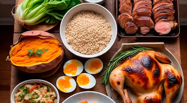 Una dieta equilibrada con alimentos ricos en proteínas es crucial para mantenerse fuerte a los 40. Una dieta equilibrada con alimentos ricos en proteínas es crucial para mantenerse fuerte a los 40.