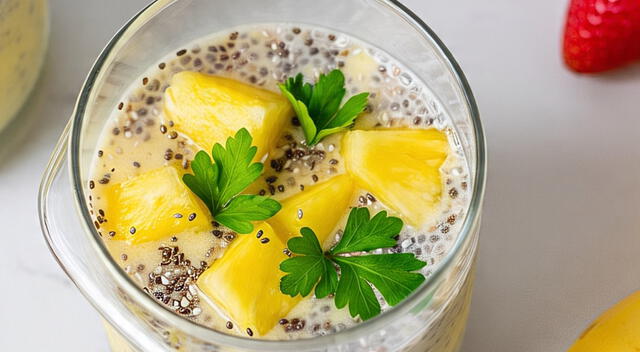 El licuado para retención de líquidos incluye piña, perejil y semillas de chía. El licuado para retención de líquidos incluye piña, perejil y semillas de chía.