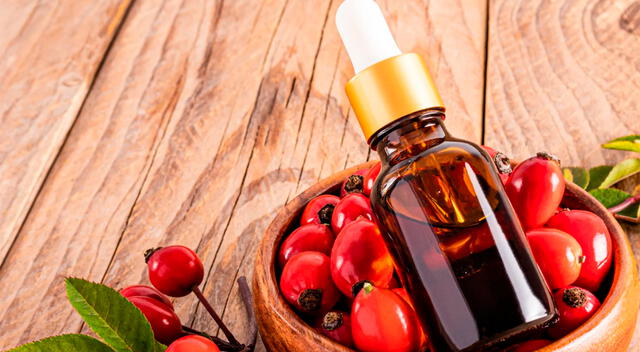 El aceite de rosa mosqueta destaca por su capacidad para combatir los signos del envejecimiento. El aceite de rosa mosqueta destaca por su capacidad para combatir los signos del envejecimiento.
