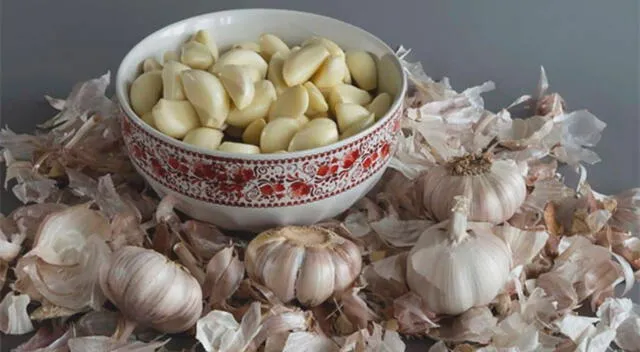 El ajo es un superalimento natural que ayuda a fortalecer el sistema inmune y desintoxicar el hígado. El ajo es un superalimento natural que ayuda a fortalecer el sistema inmune y desintoxicar el hígado.