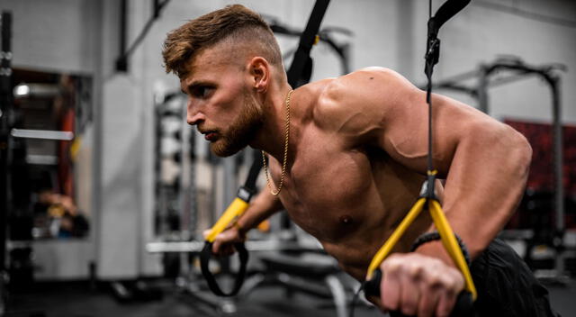 La concentración y la intensidad mental durante el entrenamiento son clave para aprovechar al máximo los beneficios de entrenar al fallo.