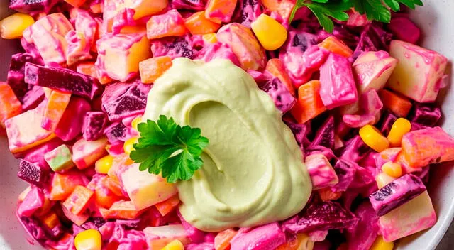 Una alternativa sin mayonesa: ensalada rusa con palta, ideal para acompañar platos frescos y equilibrados. Una alternativa sin mayonesa: ensalada rusa con palta, ideal para acompañar platos frescos y equilibrados.