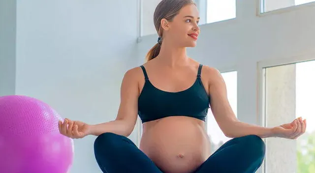 Caminar, nadar o practicar yoga son actividades recomendadas durante la gestación, siempre con supervisión médica Caminar, nadar o practicar yoga son actividades recomendadas durante la gestación, siempre con supervisión médica