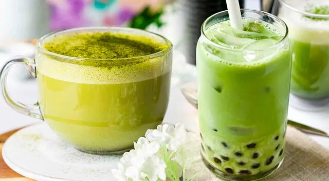 El matcha proviene de las hojas jóvenes del té verde que se cultivan bajo sombra durante semanas antes de la cosecha. El matcha proviene de las hojas jóvenes del té verde que se cultivan bajo sombra durante semanas antes de la cosecha.