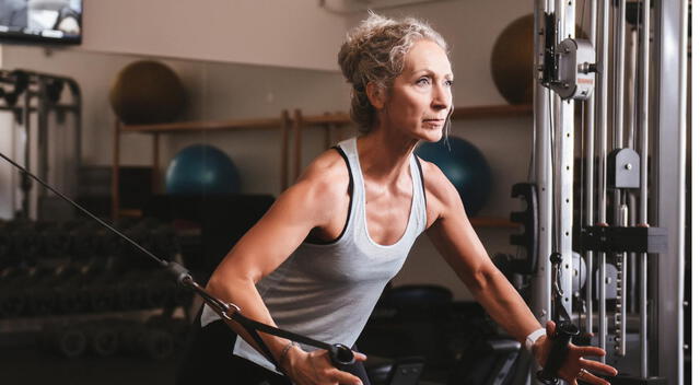 El entrenamiento de fuerza es importantes en las personas mayores de 40 años. El entrenamiento de fuerza es importantes en las personas mayores de 40 años.