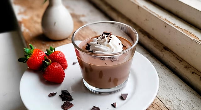 Un delicioso budín de chocolate casero, fácil de preparar en licuadora con solo cinco ingredientes, ideal para disfrutar en los días fríos de invierno. Un delicioso budín de chocolate casero, fácil de preparar en licuadora con solo cinco ingredientes, ideal para disfrutar en los días fríos de invierno.