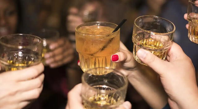 Mezclar tipos de alcohol provoca la resaca. Mezclar tipos de alcohol provoca la resaca.