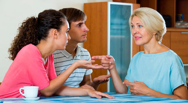 La importancia de construir puentes entre la pareja y la familia para mantener la armonía en el hogar. La importancia de construir puentes entre la pareja y la familia para mantener la armonía en el hogar.