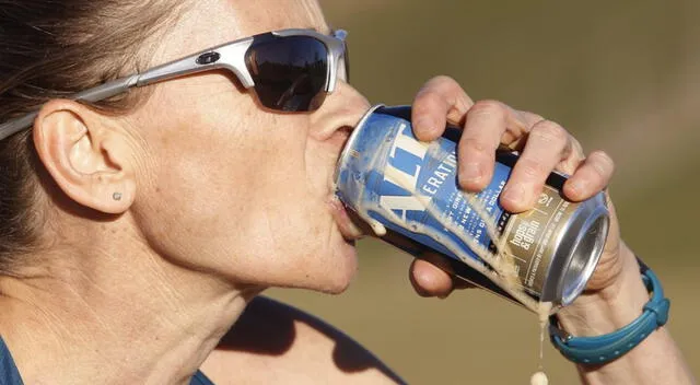 El alcohol provoca deshidratación y no aporta los nutrientes que el cuerpo necesita tras el entrenamiento.