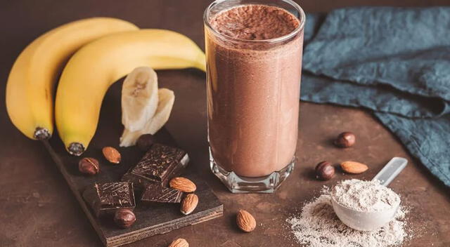 Disfruta de un batido nutritivo: chocolate, proteína y más beneficios para tu cuerpo. Disfruta de un batido nutritivo: chocolate, proteína y más beneficios para tu cuerpo.