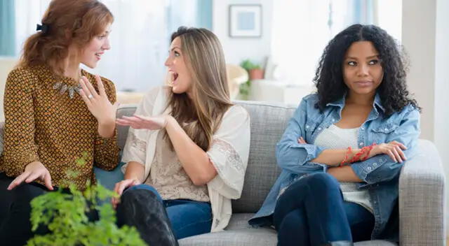 Las indirectas dañinas no solo afectan a las parejas, sino que también se presentan en ámbitos familiares, de amistad y laborales, donde su impacto puede ser igual o más perjudicial. Las indirectas dañinas no solo afectan a las parejas, sino que también se presentan en ámbitos familiares, de amistad y laborales, donde su impacto puede ser igual o más perjudicial.