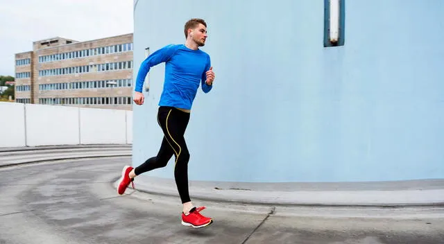 Ejercicios de calentamiento dinámico para preparar el cuerpo antes de correr. Ejercicios de calentamiento dinámico para preparar el cuerpo antes de correr.