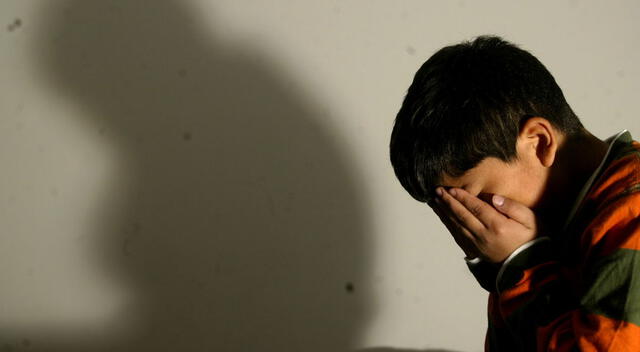 Niño triste Niño triste