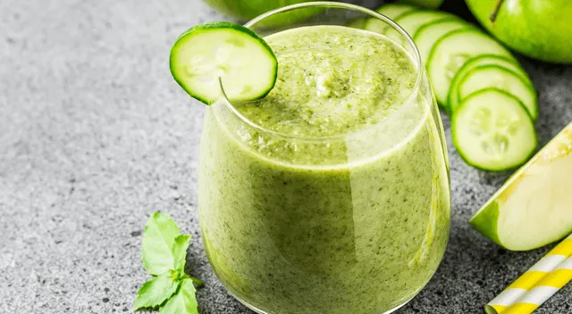 El jugo verde combina vegetales y frutas para ofrecer una bebida rica en fibra, vitaminas y antioxidantes. El jugo verde combina vegetales y frutas para ofrecer una bebida rica en fibra, vitaminas y antioxidantes.