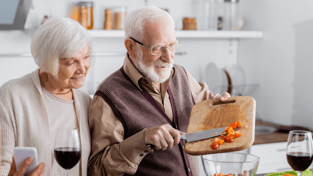 El doctor John Scharffenberg comparte sus secretos de longevidad basados en una dieta equilibrada y ejercicio diario. El doctor John Scharffenberg comparte sus secretos de longevidad basados en una dieta equilibrada y ejercicio diario.