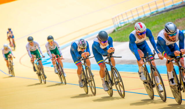 El ciclismo es una actividad de bajo impacto que tiene propiedades saludables que pueden mejorar significativamente tu bienestar general. El ciclismo es una actividad de bajo impacto que tiene propiedades saludables que pueden mejorar significativamente tu bienestar general.