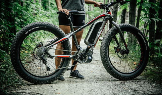 Montar en bicicleta durante 30 minutos puede igualar el gasto calórico de caminar 10.000 pasos. Montar en bicicleta durante 30 minutos puede igualar el gasto calórico de caminar 10.000 pasos.
