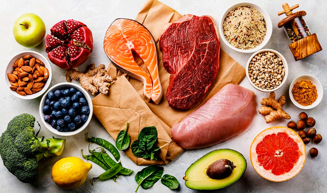 Una alimentación rica en antioxidantes y grasas saludables ayuda a proteger la memoria y reducir el riesgo de Alzheimer, según expertos. Una alimentación rica en antioxidantes y grasas saludables ayuda a proteger la memoria y reducir el riesgo de Alzheimer, según expertos.