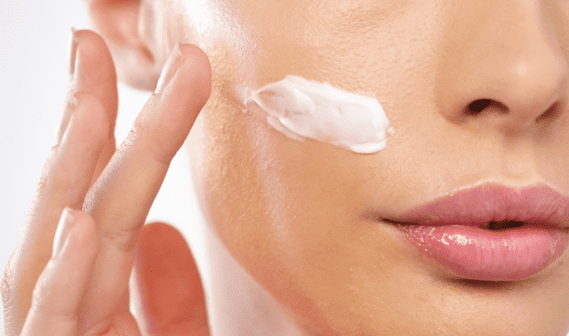 Uso de protector solar y ropa para prevenir el cáncer de piel. Uso de protector solar y ropa para prevenir el cáncer de piel.