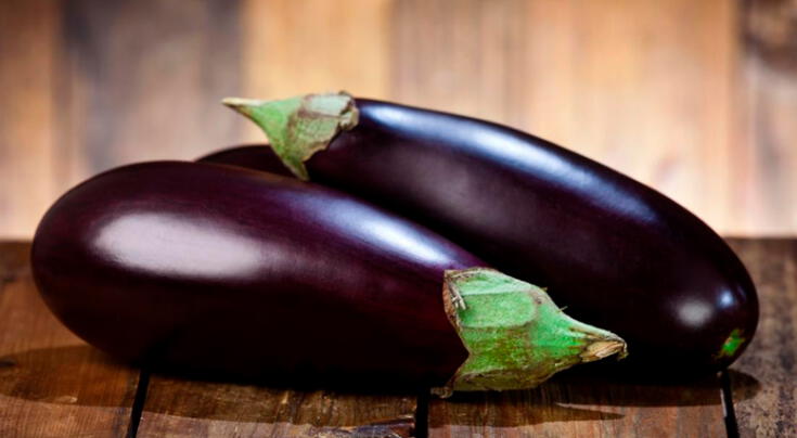 La fruta oscura que controla la diabetes y cuida tu corazón.