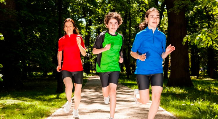 El ejercicio mejora la salud mental en adolescentes.