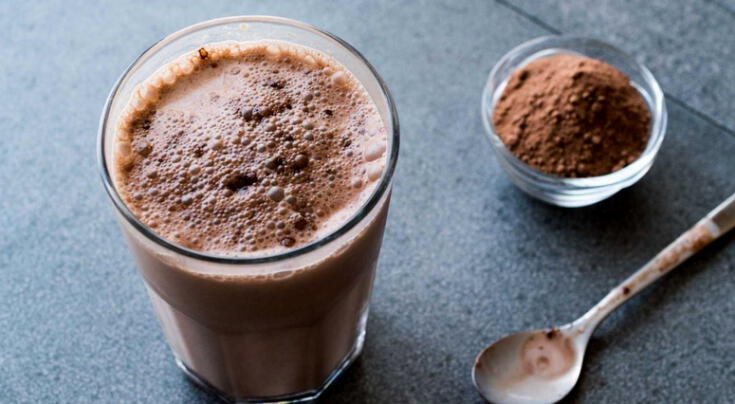 Licuado de proteína con avena y cacao: la receta ideal para ganar masa muscular y aumentar tu fuerza
